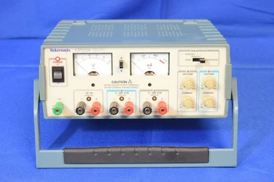 Fuente de alimentación Tektronix CPS250 DC 20V0.5A 10W 5V2A 10W triple salida Foto 1 de 4