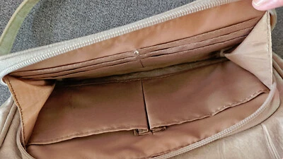 Сумочка с регулируемым ремешком/4-5 на молнии сравнения Laura Scott бежевый - Изображение 1 из 4