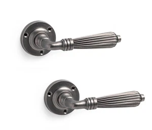 Juego de pares de manijas de manijas de puerta con resorte estilo estaño regencia descuento - Imagen 1 de 3