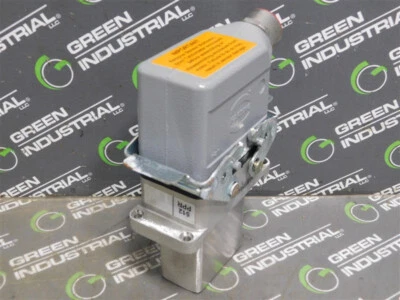 NEW Dynapar NSR80512LLC Rim Tach 8500 Encoder & Latch Connector 760-301-43 - Image 1 of 4