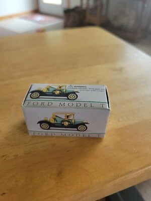 Vintage Miniature 1910 Ford Model T No.304 W/ Removable Top Collectible/Dollhous - Image 1 of 4