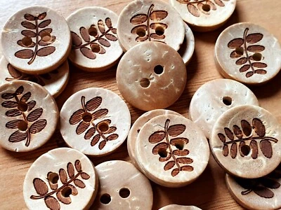 15 ROUND LEAF TREE PATTERN NATURAL COCONUT BUTTONS 13mm Craft, Sewing UK SELLER - Image 1 of 4