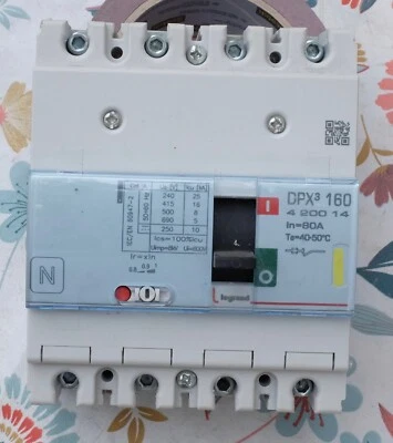 Legrand 4 200 14 Disjoncteur DPX³160 16kA 400V 4P 80A Reconditionné. 420014 - Photo 1/4