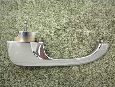 Chevrolet Chevelle 1967 manija de puerta exterior derecha Nova Camaro Impala  Foto 1 de 4