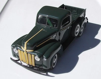 Camioneta Ford Danbury 1942 modelo fundido a presión 1/24 verde como nueva Foto 1 de 4