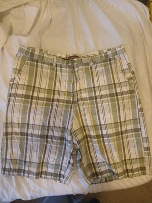 Pantalones Cortos Covington Talla 36 Para Hombre a Cuadros Informales Verde, Marrón y Crema Foto 1 de 4