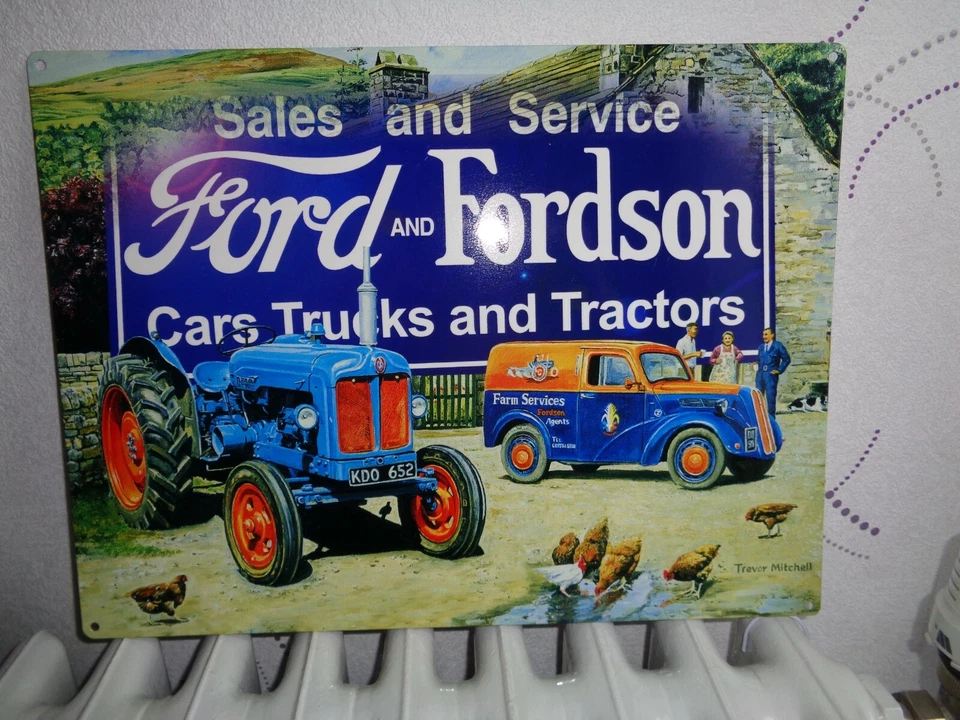 TOLE METAL TRACTEUR FORD FARM SERVICES 30 X 40 CMS NON PLAQUE EMAILLEE ANCIENNE - Photo 1/1