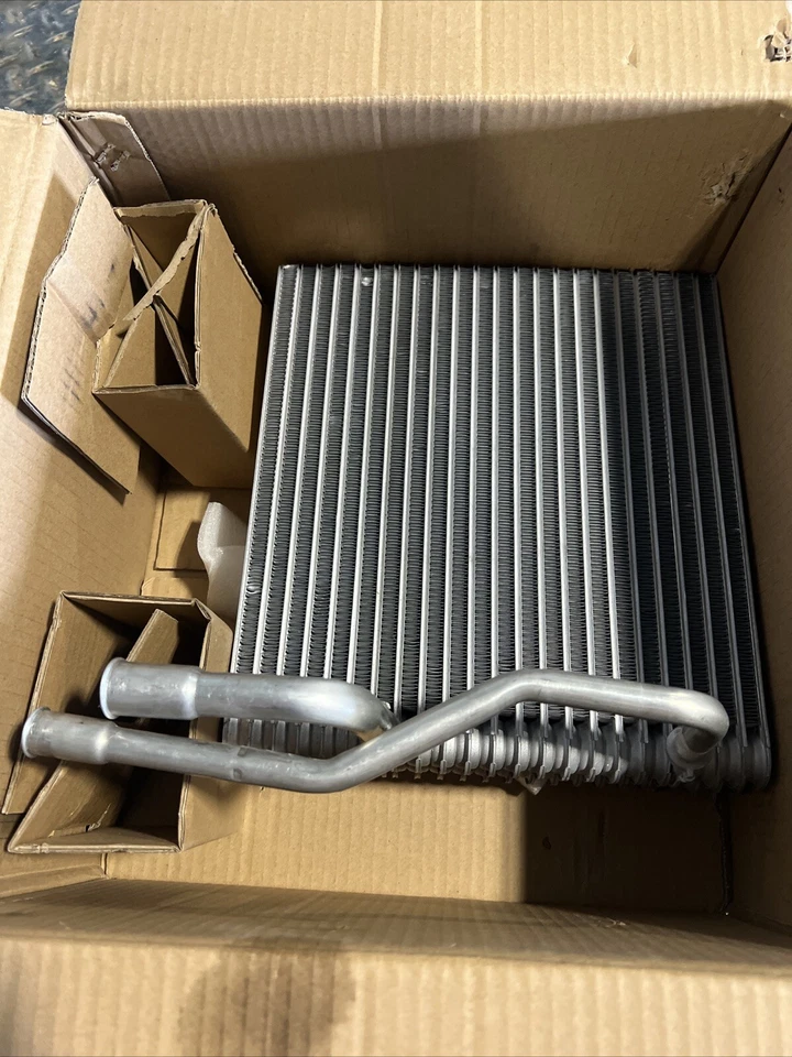 Núcleo de evaporador CA para 00-11 Lincoln LS UAC EV 939602PFC *Envío gratuito* Foto 1 de 4
