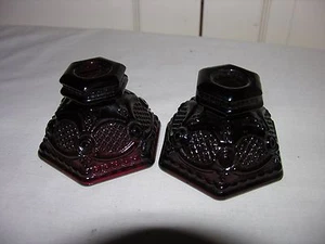 PAR DE CANDELABROS AVON CAPE COD COLLECTION ROJO RUBÍ - Imagen 1 de 3