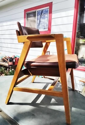 Años 60 W.H. Silla Gunlocke Chair Company 21-C nogal   Foto 1 de 4