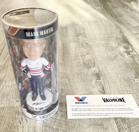 NASCAR MARK MARTIN VALVOLINE LEGENDS OF RACING 2017 HALL OF FAME INDUCTEE  !! Cover