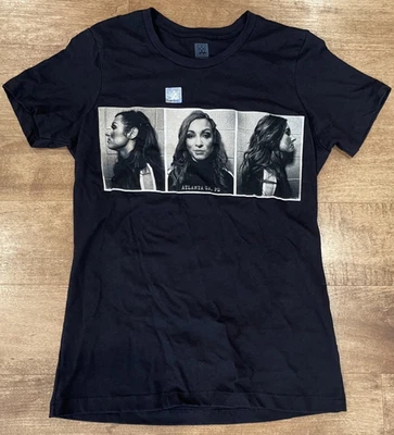 Camiseta rara WWE Becky Lynch 2019 Atlanta, GA Mugshot The Man para mujer mediana M Foto 1 de 3