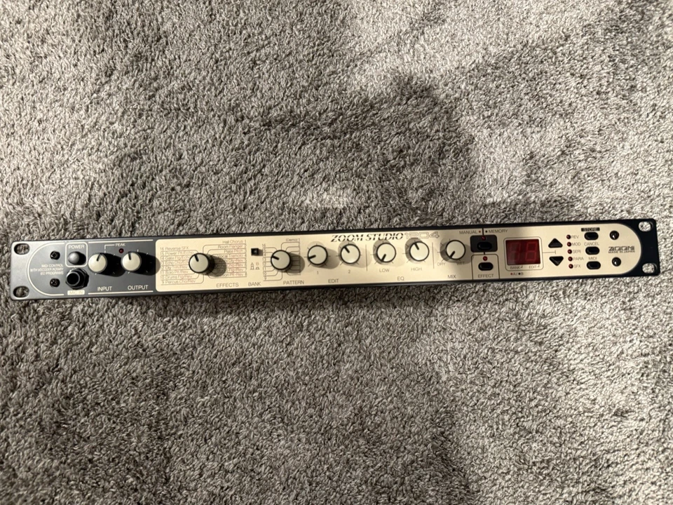 Zoom Studio 1204 Digital Reverb and Multi-Effect Signal Processor - Image 1 of 2