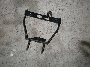 1983 Honda VF 1100 C VF1100 V65 V 65 Magna Front Bracket - Foto 1 di 1