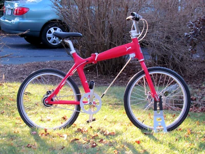 Bicicleta Muscular BMX Plegable Biomega Puma Boston "Lion Heart Red", Diseñador Skibsted Foto 1 de 4