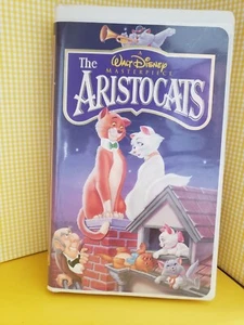 The Aristocats (VHS, 1996) Walt Disney Masterpiece Collection Clamshell Case - Picture 1 of 3