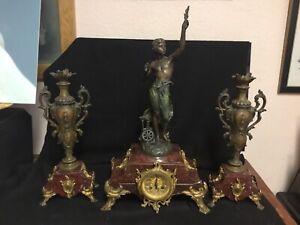 EARLY 19TH CENTURY FRENCH BAROQUE /CLASSICAL STYLE MANTEL CLOCK WITH BRONZE STAT