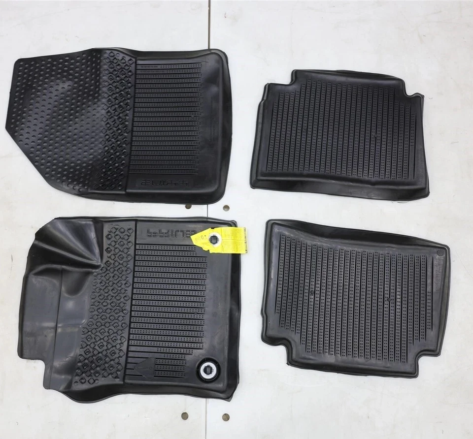 Juego de 4 alfombrillas de goma negras para todo tipo de clima OEM Toyota Prius 2016-2019 Foto 1 de 1
