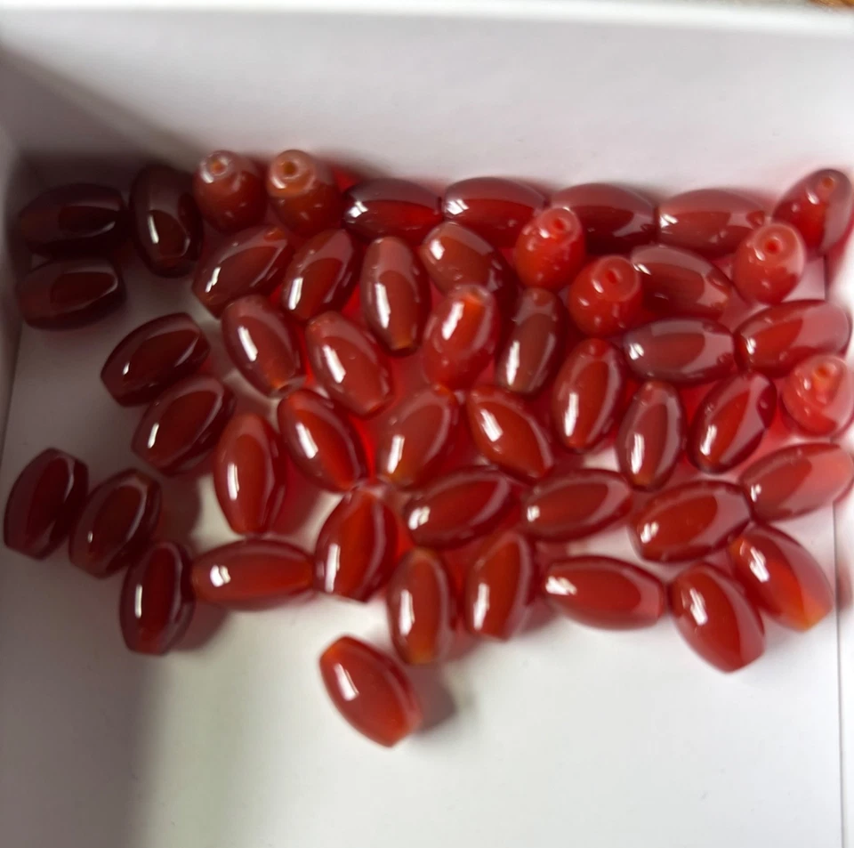 50 cuentas sueltas naturales de cornalina de jade rojo en forma de arroz 5x8 mm Foto 1 de 1