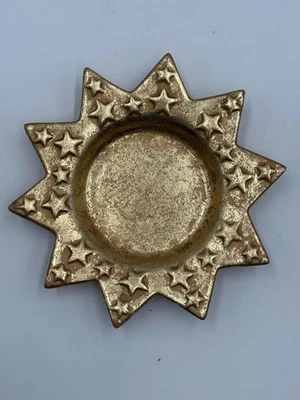 Bandeja de baratijas vintage Kirklands Gold Holiday Star pilar candelabro Foto 1 de 3