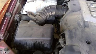 Conjunto de filtro de aire usado se adapta a: Kia Sorento 2005 3,5 L montaje grado A Foto 1 de 4