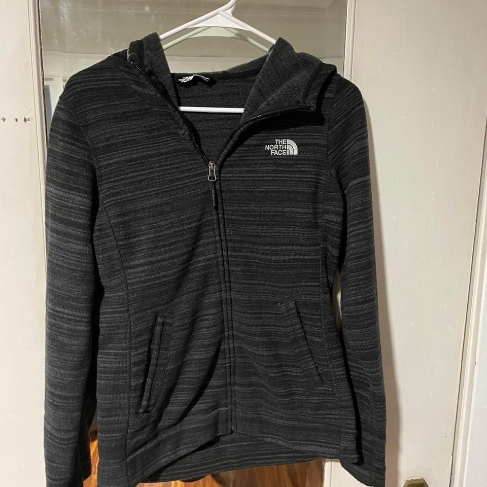 Sudadera con capucha negra con cremallera The North Face #TheNorthFace Foto 1 de 2