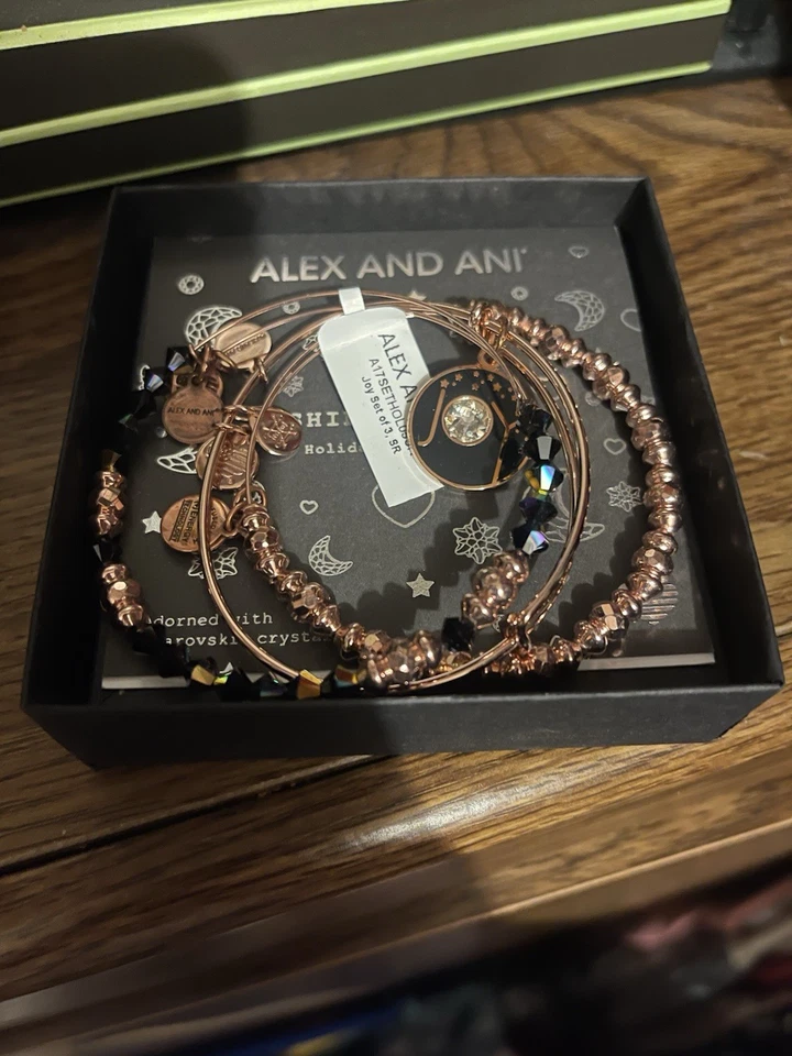 Auténtico Alex and Ani "Joy" Conjunto de 3 Brazaletes Dijes Expansibles Rosa Brillante NUEVO Foto 1 de 1