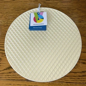 Colourworks Round Silicone Trivet Hot Mat Heat Resistant Honeycomb Cream - Picture 1 of 2