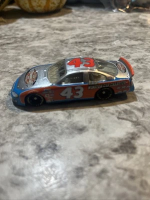 Dodge Intrepid 2003 1:64 acción Richard Petty #43 7x Champion The Victory Lap Foto 1 de 4