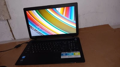 Portátil Toshiba Satellite C55 Intel Celeron 2,16 GHz 15,6" Pantalla LCD 500 GB HD Foto 1 de 4