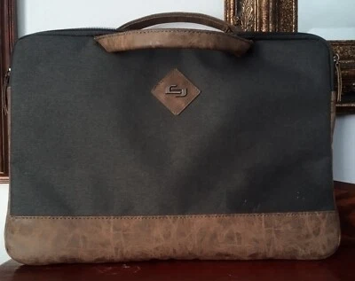 MALETÍN SOLO DISEÑO NUEVA YORK DELGADO ACOLCHADO IMITACIÓN CUERO DETALLES --15 pulgadas Foto 1 de 4