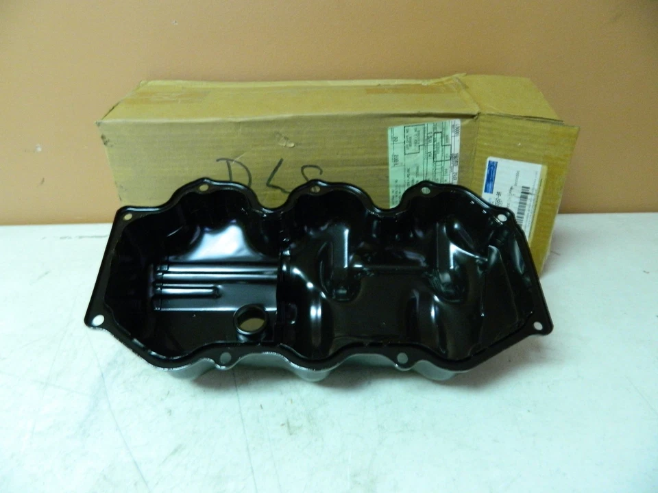 Nueva cubierta de válvula lado izquierdo Mercury Villager 1999-2002 OEM  Foto 1 de 4