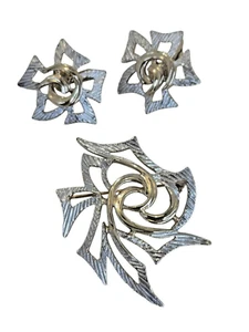Sarah Coventry "Oriental" Brooch & Clip Earrings Set Gold & Silver Tone Textured - Picture 1 of 7