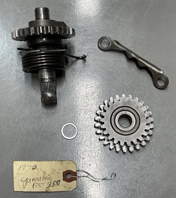 Yamaha R5 350 1972 engranaje de eje de arranque, engranaje de ralentí, rueda de trinquete, resorte - bonito Foto 1 de 4