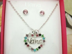 New Boxed Rhinestone Nana Open Heart with Pink Pierced Earrings - Foto 1 di 5