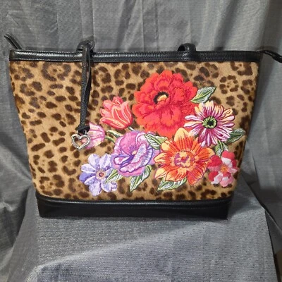 Nuevo con etiquetas Bolso de Mano Brighton Lex Grande Cuero Negro Bordado Flores Precio de venta sugerido por el fabricante $635 Sin usar, en caja Foto 1 de 4