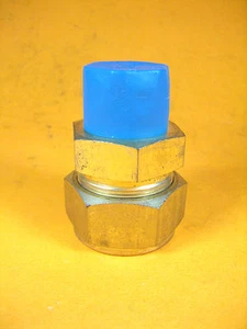 Swagelok -  3/4" MNPT x 1" Tube -  Brass Union Connector - Picture 1 of 5