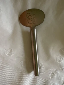 Llave de tubo vintage de metal Crabtree & Evelyn con monograma grabado  - Imagen 1 de 1