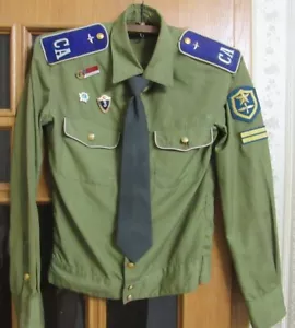 CAMISA UNIFORME SOVIÉTICO de SOLDADO DEMOBEE de FUERZAS AÉREAS con insignias talla 48-50 - Imagen 1 de 2