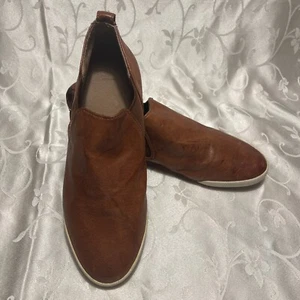 EUC ~ Frye Melanie Chelsea Slip On Cognac Brown Loafer Ankle Bootie Sz 8 - Picture 1 of 13