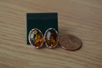 Pendientes cabujón ámbar báltico de 14,00 quilates en plata de ley fina Foto 1 de 4