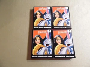 WonderWoman Bugs Bunny Multiverse #3 / giocattoli Mcdonalds / lotto di 4 / nuovi - Foto 1 di 2