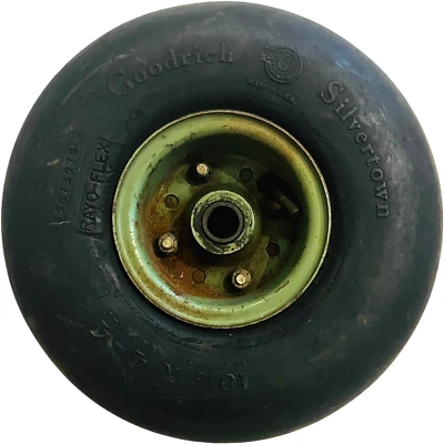 Neumático de avión Goodrich Silvertown 10 1/2 X 4-4 Ray O-Flex - De colección Foto 1 de 3