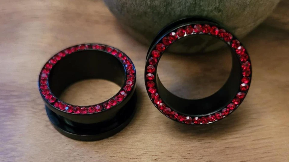 Pair Black Titanium Clear Red Gem Screw Gauges Tunnels Steel Ear Plugs diamond  - Image 1 of 1