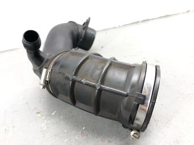 2017-2022 BMW M760I 6,6 л V12 N74 левая воздухозаборная зарядная труба 1371-8621870 - Изображение 1 из 4