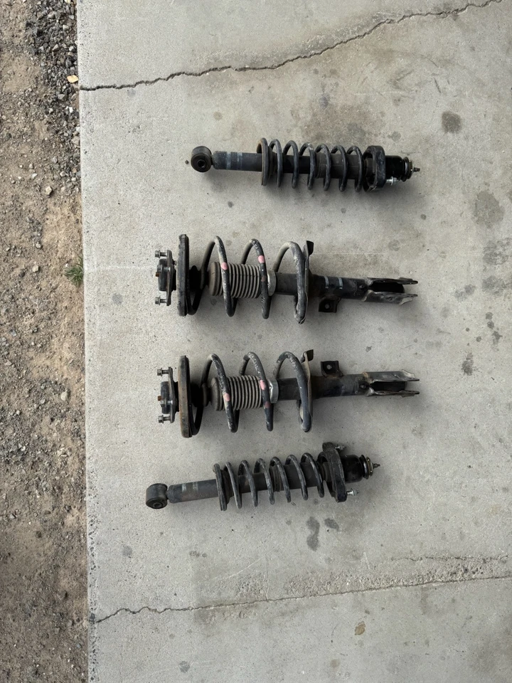 Mitsubishi Lancer Evolution X 2011 puntales delanteros y traseros OEM Foto 1 de 1