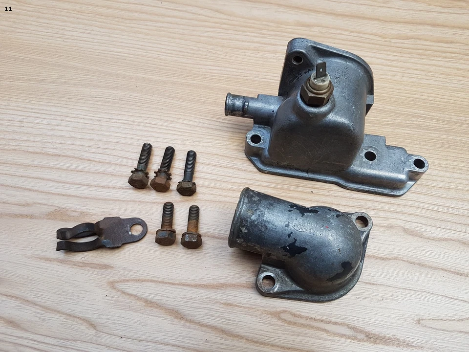 Carcasa termostato carburador CIH Opel Commodore A Admiral B 2,5, 8930175 8939322 - Imagen 1 de 4