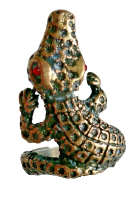 großer KROKODIL Folklore Schmuck Ring Aligator rot alt gold STRASS Gr. 17 NEU - Bild 1 von 2