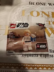 LEGO Star Wars: The Skywalker Saga- Luke Skywalker Blue Milk Minifigure (30625) - Picture 1 of 2