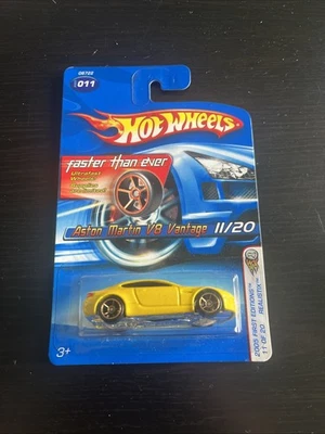 Aston Martin V8 Vantage Realstix Hot Wheels 2005 первое издание 11/20 - Изображение 1 из 4
